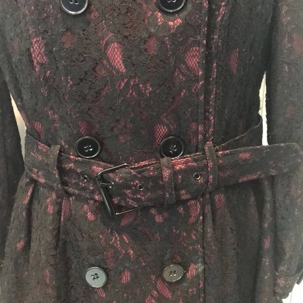 Lovely lace jacket! - Picture 3 of 5